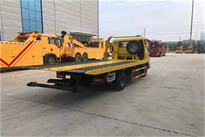 集安非事故拖车